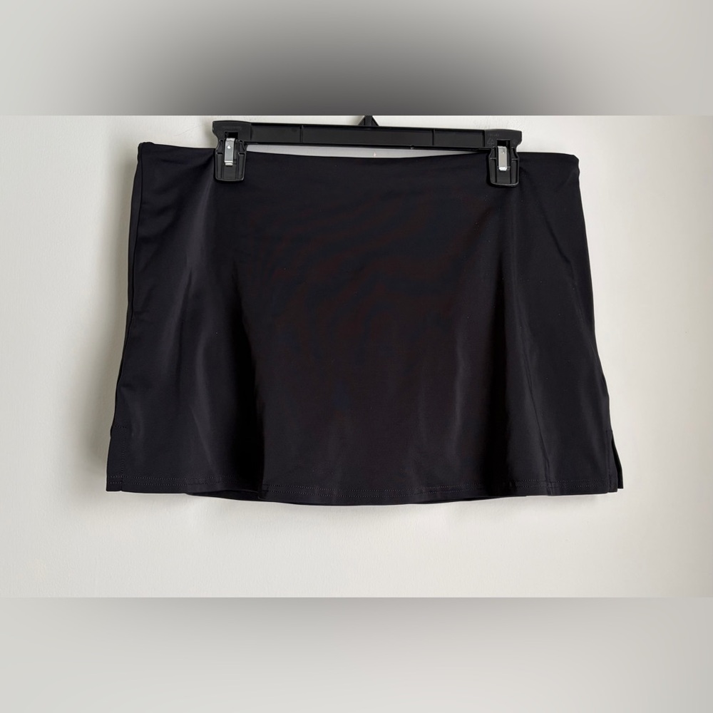Lands’ End Black Swim Skort Skirt with Built-in Briefs, Size 14